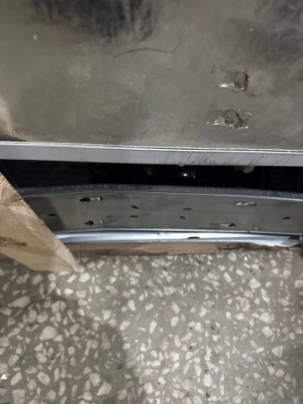 морозильник pozis fh-258-1, точечные вмятины по корпусу, вмятины, потертости , нет ножки