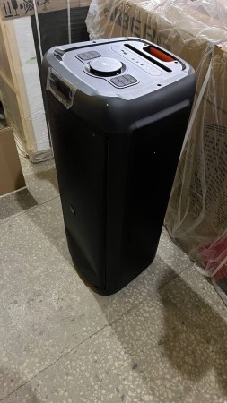 портативная колонка vr partyboom 300, вмятина на корпусе