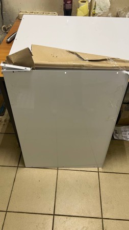 козырек сборный 800*560, замятия на корпусе, царапины, создрана краска