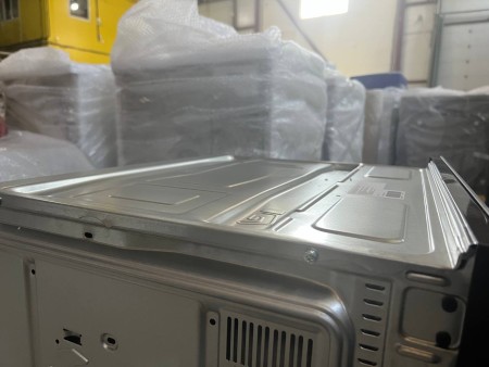 духовой шкаф beko bbie17300b, замятие в верхней части корпуса, нет упаковки