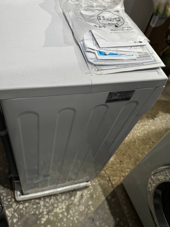 стиральная машина lg f2j3ws1w steam-,царапины и потертости , замятие снизу 