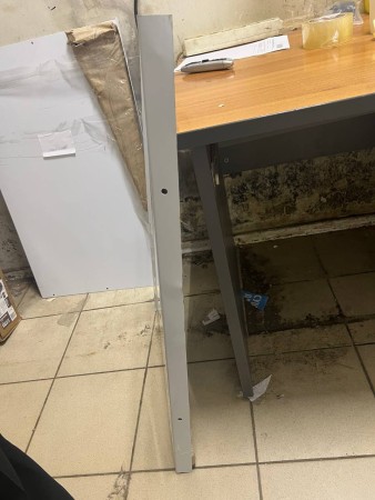 козырек сборный 900*560, замятия на каропусе, царапины, потертости 