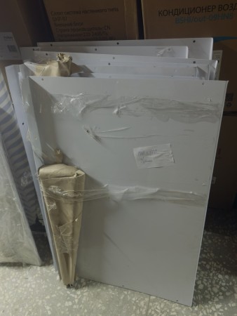 козырек сборный 900*560, замятия на каропусе, царапины, потертости 