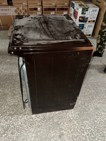 газовая плита gefest 6100 02 0001 коричневый,нет доков царапины на корпусе, нет 4 рассекателей пламя