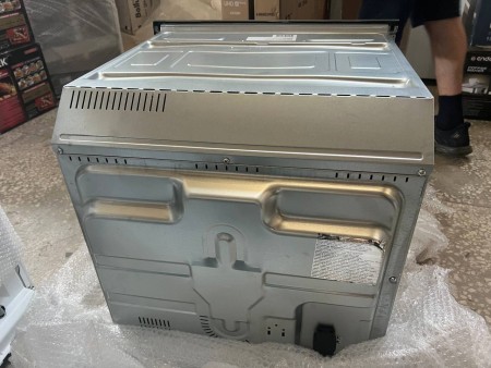 духовой шкаф beko bbie17300b, замятие в верхней части корпуса, нет упаковки