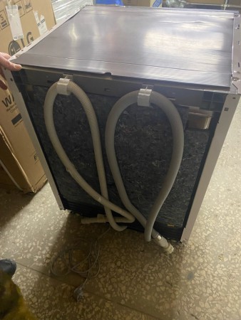 посудомоечная машина beko bdin38530a inverter, небольшие вмятины, загрязнения, нет болтов