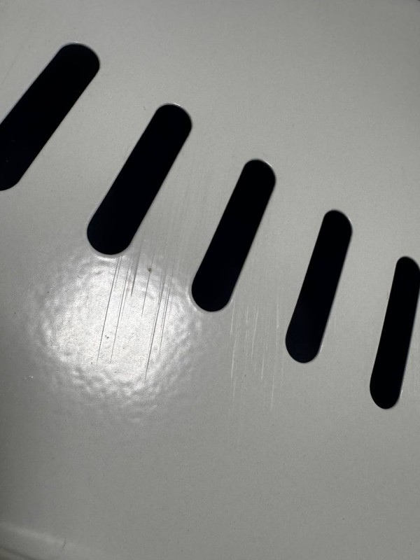 Вытяжка Hansa OSC 6111 WH, замятие корпуса