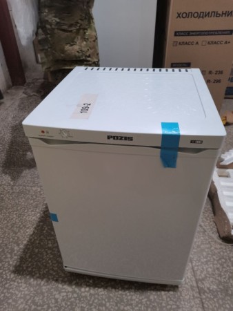 морозильник pozis 109-2 w белый, замятия по корпусу