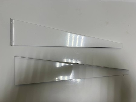 козырек сборный 1000*560,замятия корпуса, содрана краска