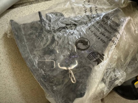 триммер huter get-1000s, трещины и  потертости 