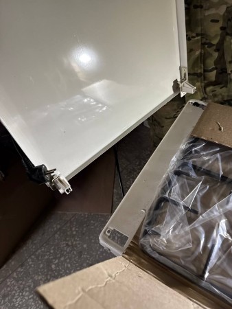 газовая плита gefest 5100 02 0186 кремовый, нет переключателей, царапины, вмятины, содрана краска