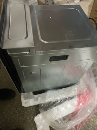 духовой шкаф hiberg vm 4260 w белый,вмятина на верхней части корпуса 