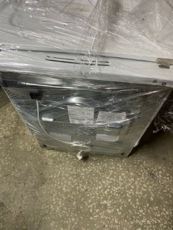 газовая плита hansa fcgw 61000 integra, без упаковки, нет 3-х конфорок, царапины на корпусе