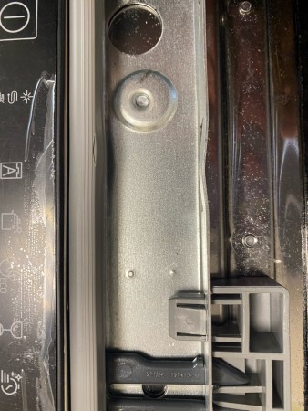 посудомоечная машина beko bdin16520 inverter, вмятая боковина , сломан пластик в верхней части 