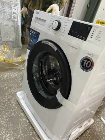 стиральная машина beko wsre 7612 xawi inverter, вмятина с боку