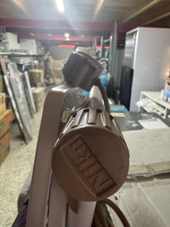 гладильная доска ника ника 12 (с лавандой), рванный чехол, царапины на корпусе, замята подставка,