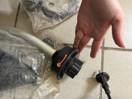 триммер huter get-1000s, трещины и  потертости 