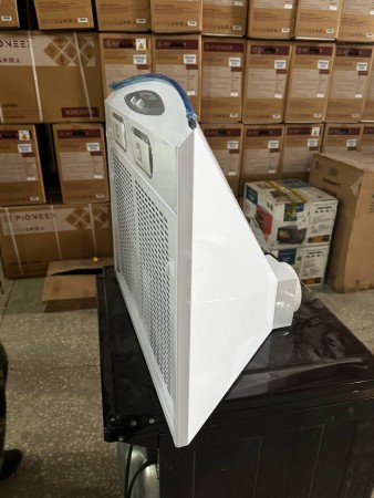 вытяжка gefest вв 1 белый, вмятина на корпусе, трещина на пластике