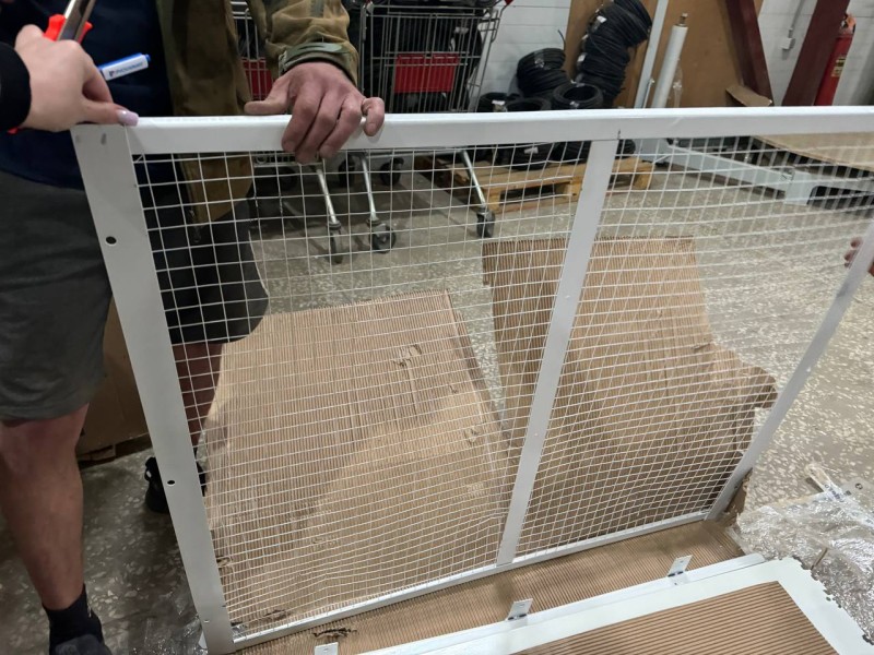 Ограждение Ballu 700*1200*1000, замятия по корпусу , потертости 