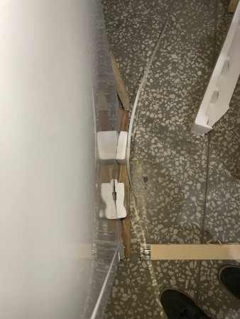 газовая плита gefest 3200 08 к85 белый, сбоку вмятина, есть упаковка