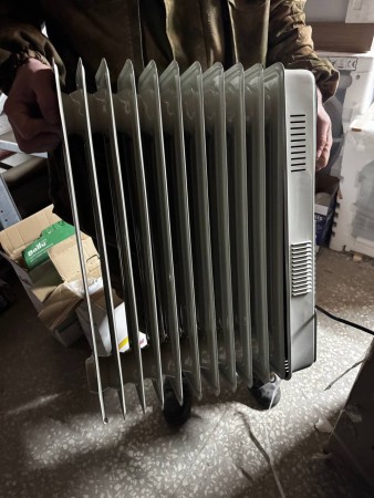 масляный радиатор oasis bb-25t (с вентилятором),замятие на корпусе в нижней части