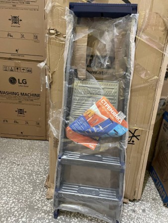 стремянка ника см3, нет заглушки ,потертости 