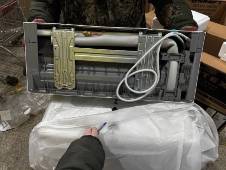 сплит-система dantex rk-09sdm4 corso, вмятины на внешнем блоке