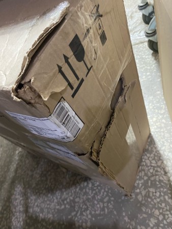 вытяжка gefest во 10 к44 металлик,порвана коробка, вмятина на корпусе, замят фильтр