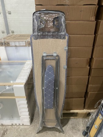 гладильная доска ника белль классик 2(узор), небольшое замятие на подставке для утюга