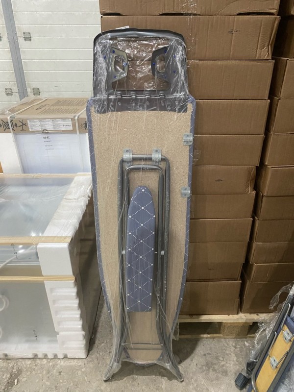 Гладильная доска Ника Белль Классик 2(узор), небольшое замятие на подставке для утюга