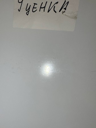 холодильник atlant хм 4423-000 n, нет ручки, б/у, замятия и царапины по всему корпусу