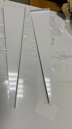 козырек сборный 800*560, замятия на корпусе, царапины, создрана краска