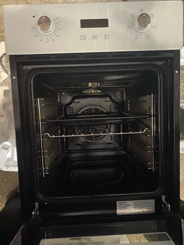 Духовой шкаф Hiberg VM 4260 W белый,вмятина на верхней части корпуса 