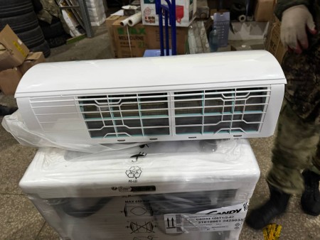 сплит-система dantex rk-09sdm4 corso, вмятины на внешнем блоке