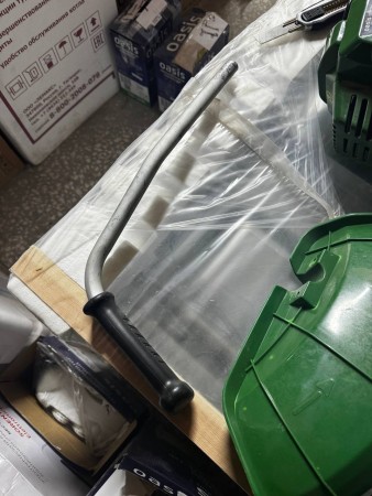 триммер oasis tb-290p professional (бенз),б/у, повреждена упаковка, потертости и царапины корпуса