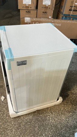 сушильная машина lg dc90v5v0w inverter ,снизу вмятина