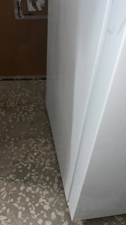 холодильник nordfrost rfc 350 nfw белый-,замятия по бокам