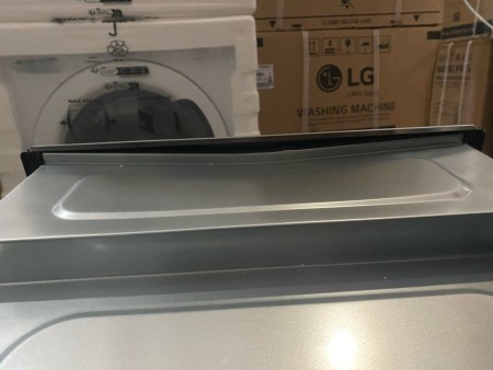 духовой шкаф hiberg vm 4260 w белый,вмятина на верхней части корпуса 