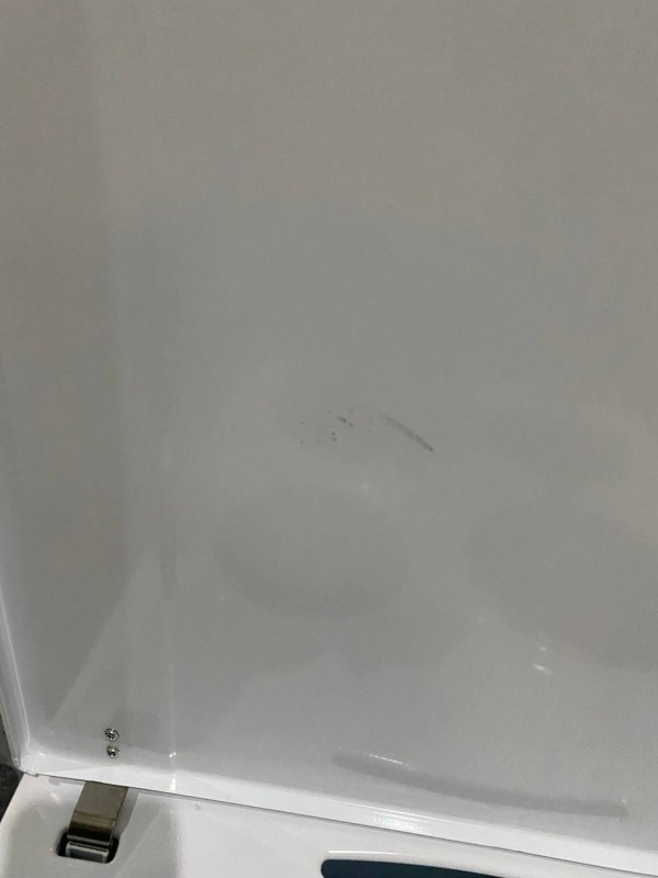 Электро плита Hansa FCEW 54120 Integra,сломан переключатель, вмятина сбоку, на крышке царапины