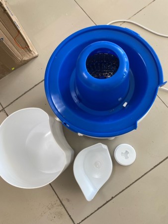 соковыжималка нептун кажи 332215.001 (без шинковки), сломан пластик на корпусе