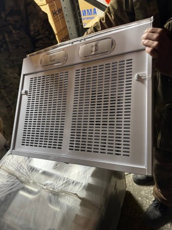 вытяжка gefest вв 1 белый, небольшие замятия на корпусе, повреждена упаковка