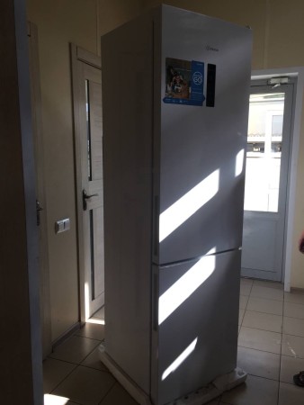 холодильник indesit itr 5200 w, дефект