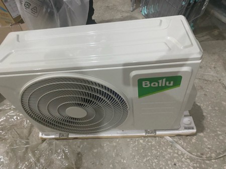 сплит-система ballu bsd-09hn1 lagoon, потертость на внутр. блоке, вмятина на внешнем