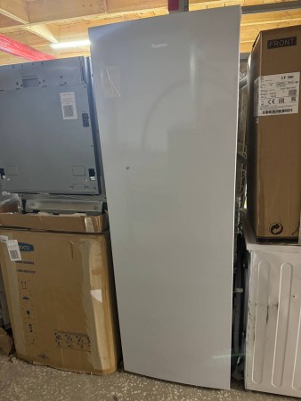 морозильник бирюса 6047sn белый, вмятина сверху , стерта краска на лицевой стороне, нет ножки