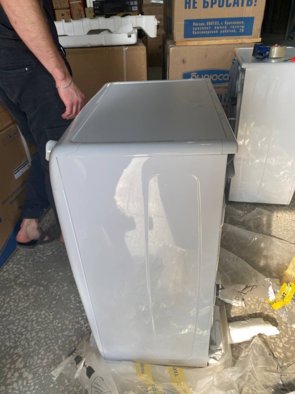 Стиральная машина Candy CSH41273DW/2-07 Smart Pro Steam замятие с боку , нет упаковки