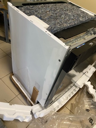 посудомоечная машина beko bdin16520 inverter, вмятая боковина , сломан пластик в верхней части 