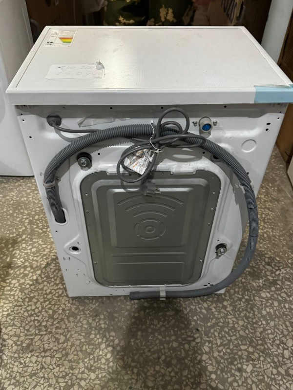 Стиральная машина LG F2J3NS0W Steam-, пере сборка модуля управления, царапины и потертости 