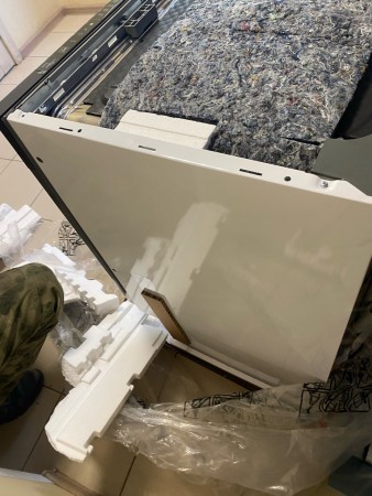 посудомоечная машина beko bdin16520 inverter, вмятая боковина , сломан пластик в верхней части 