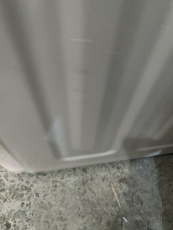 стиральная машина hiberg i-ddq9-712 ym inverter, бежевый мрамор,потертости, вмятины