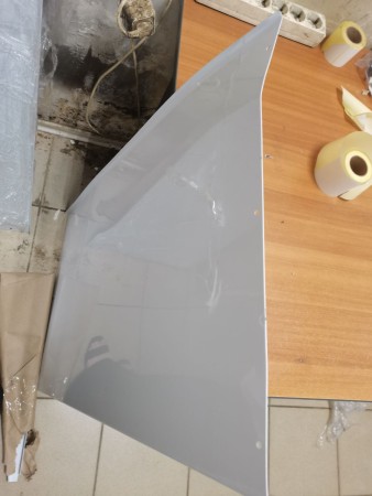 козырек сборный 1000*560, замятия карпуса, царапины, потертости 